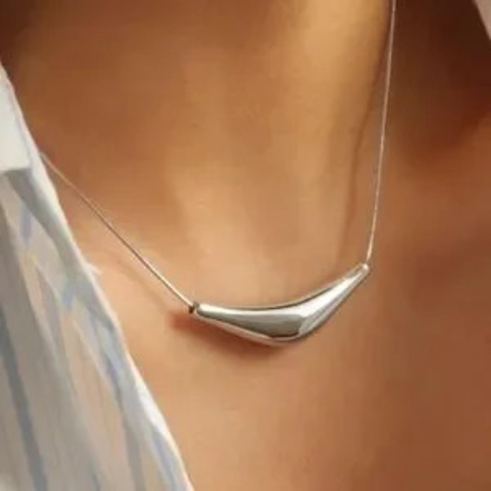 Silver Curve Pendant Necklace (7713)